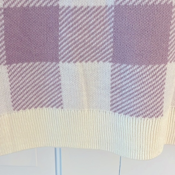 NWT H & M Lightweight (Light Purple and Off-White) Sleeveless Vest. Size: Small. - Picture 8 of 14